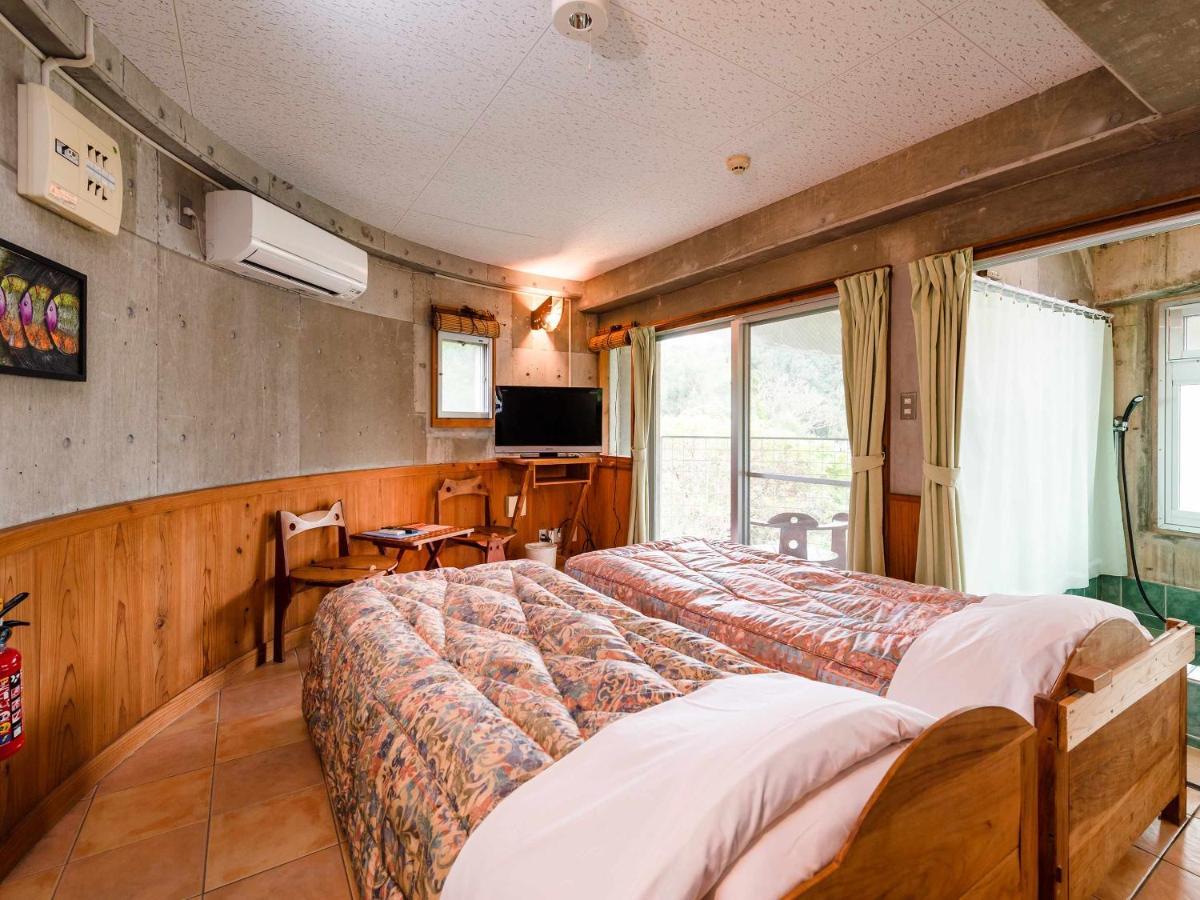 Buzz Resort Onna Esterno foto