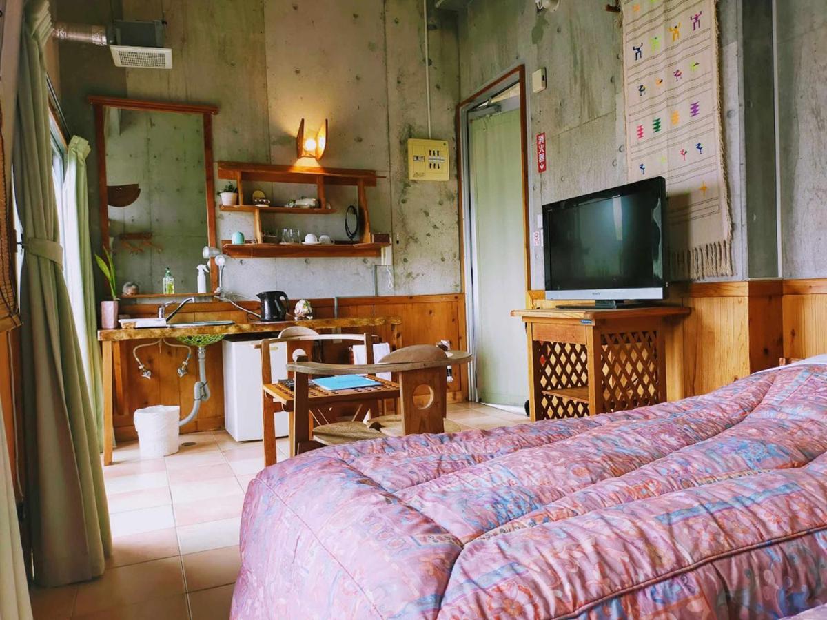 Buzz Resort Onna Esterno foto