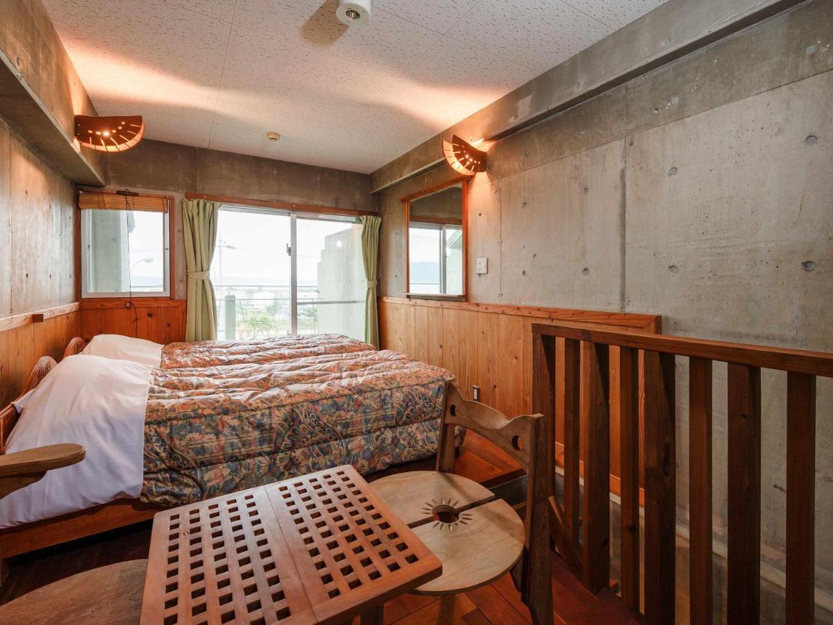 Buzz Resort Onna Esterno foto