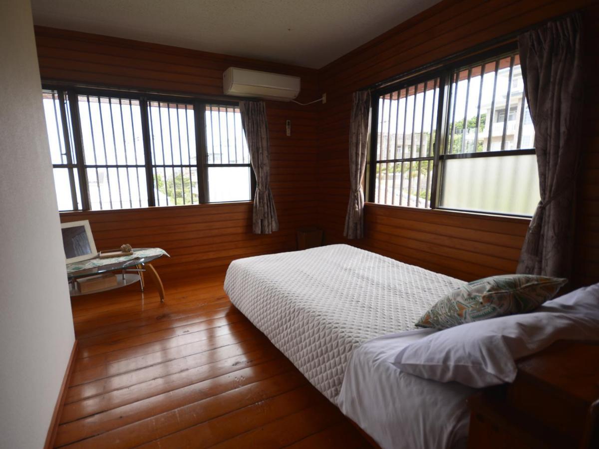 Buzz Resort Onna Esterno foto