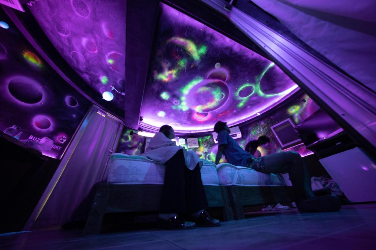 Buzz Resort Onna Esterno foto