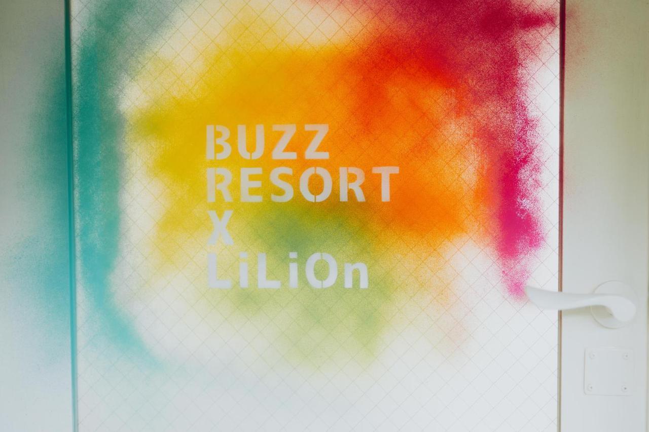 Buzz Resort Onna Esterno foto